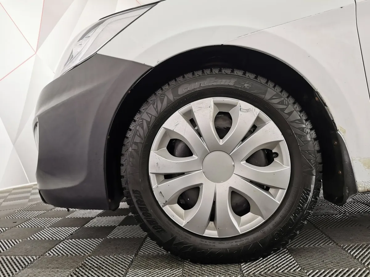 Hyundai Solaris 1.6 AT (123 л.с.) Elegance Белый в АВИЛОН. Слайд №9