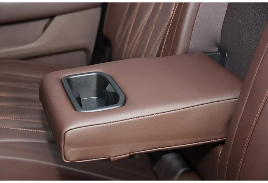 Foton Tunland V9 2.0T AT 4WD (159 л.с.) Prestige Серебристый в АВИЛОН. Слайд №18