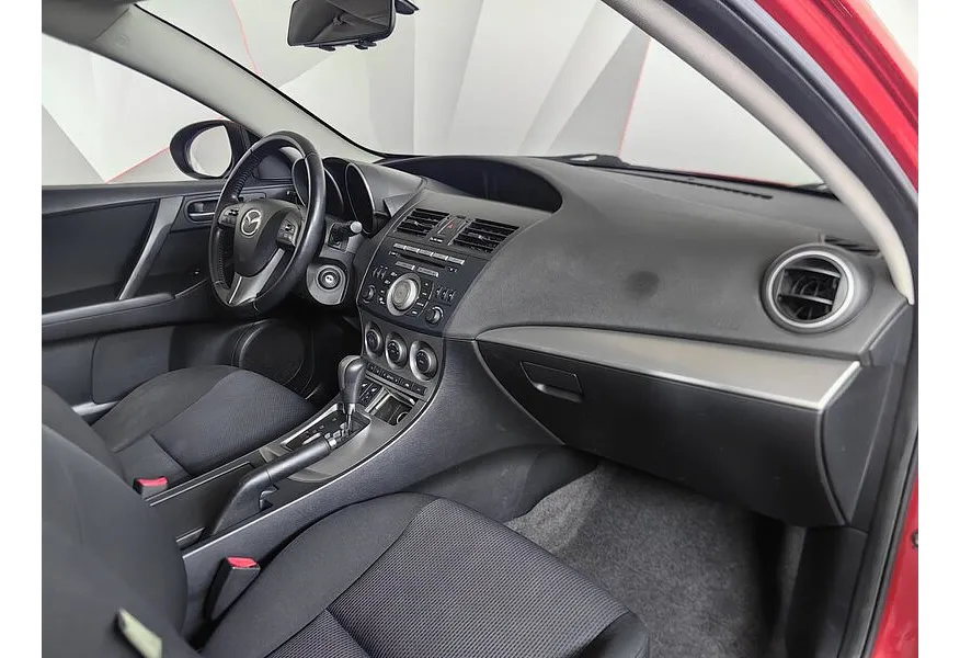 Mazda 3 1.6 AT (105 л.с.) Красный в АВИЛОН. Слайд №13