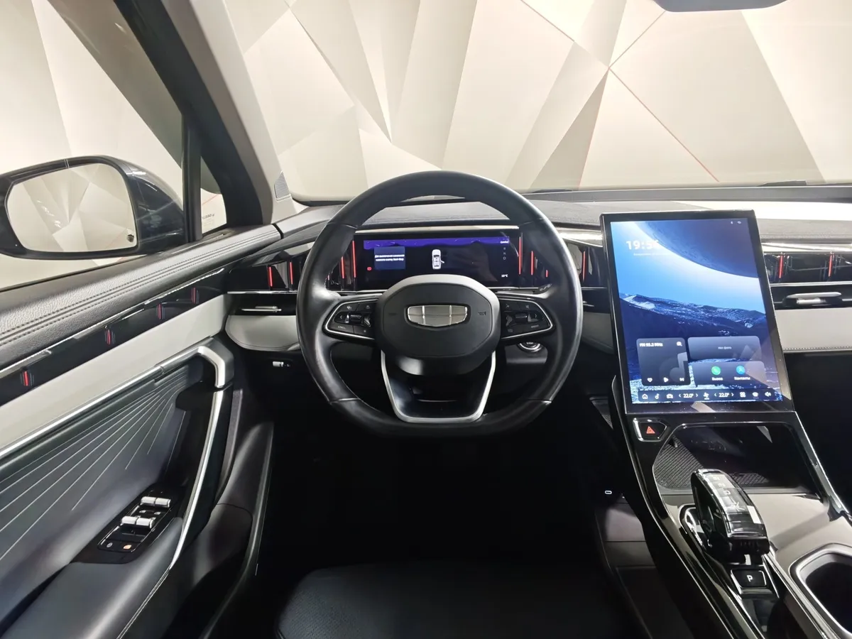 Geely Atlas 2.0T 7DCT 2WD (200 л.с.) Flagship Черный в АВИЛОН. Слайд №19