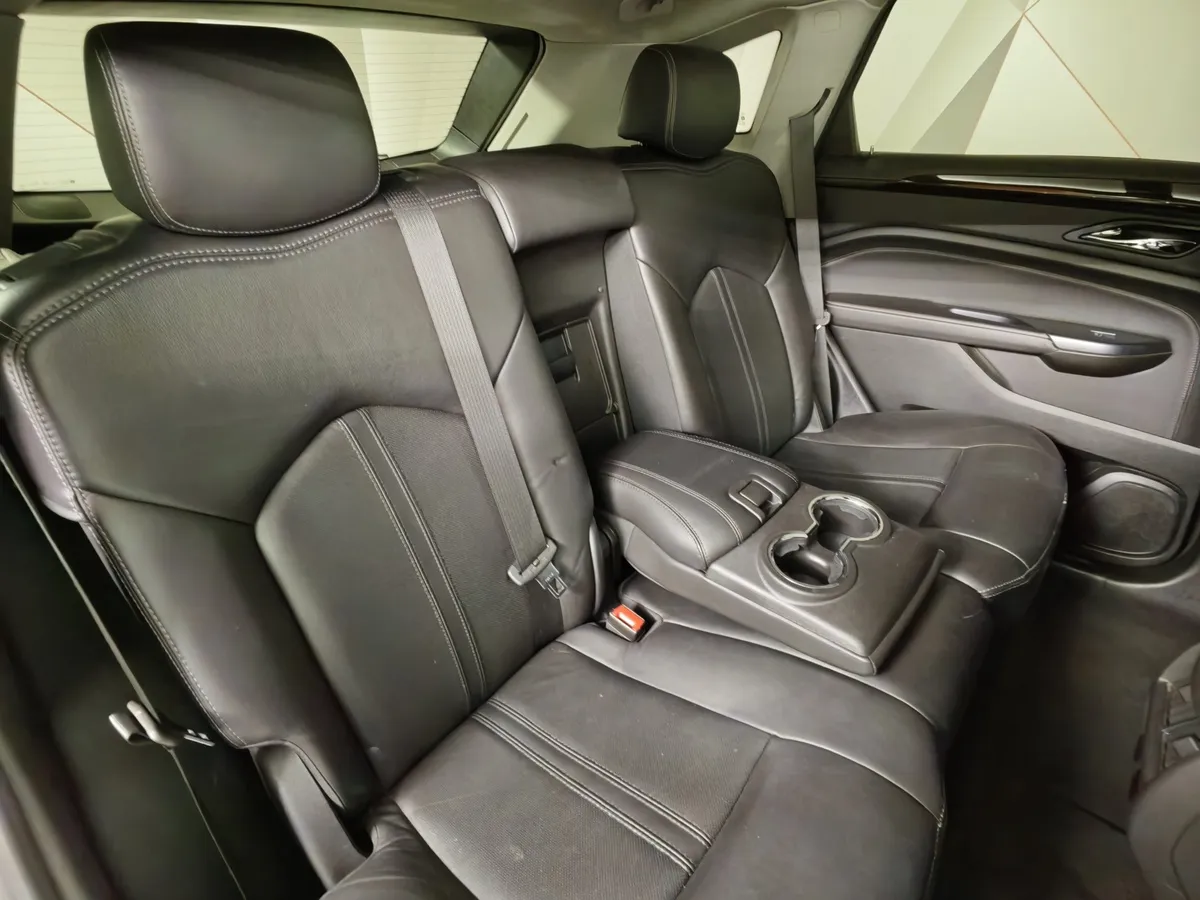 Cadillac SRX 3.6 AT AWD (318 л.с.) Белый в АВИЛОН. Слайд №15