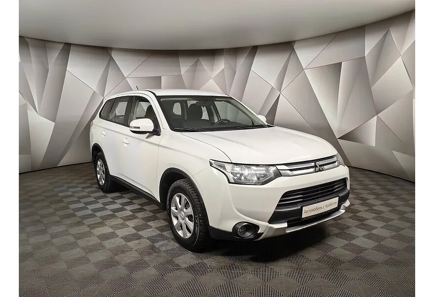 Mitsubishi Outlander 2.0 CVT 4WD (146 л.с.) Белый в АВИЛОН. Слайд №3