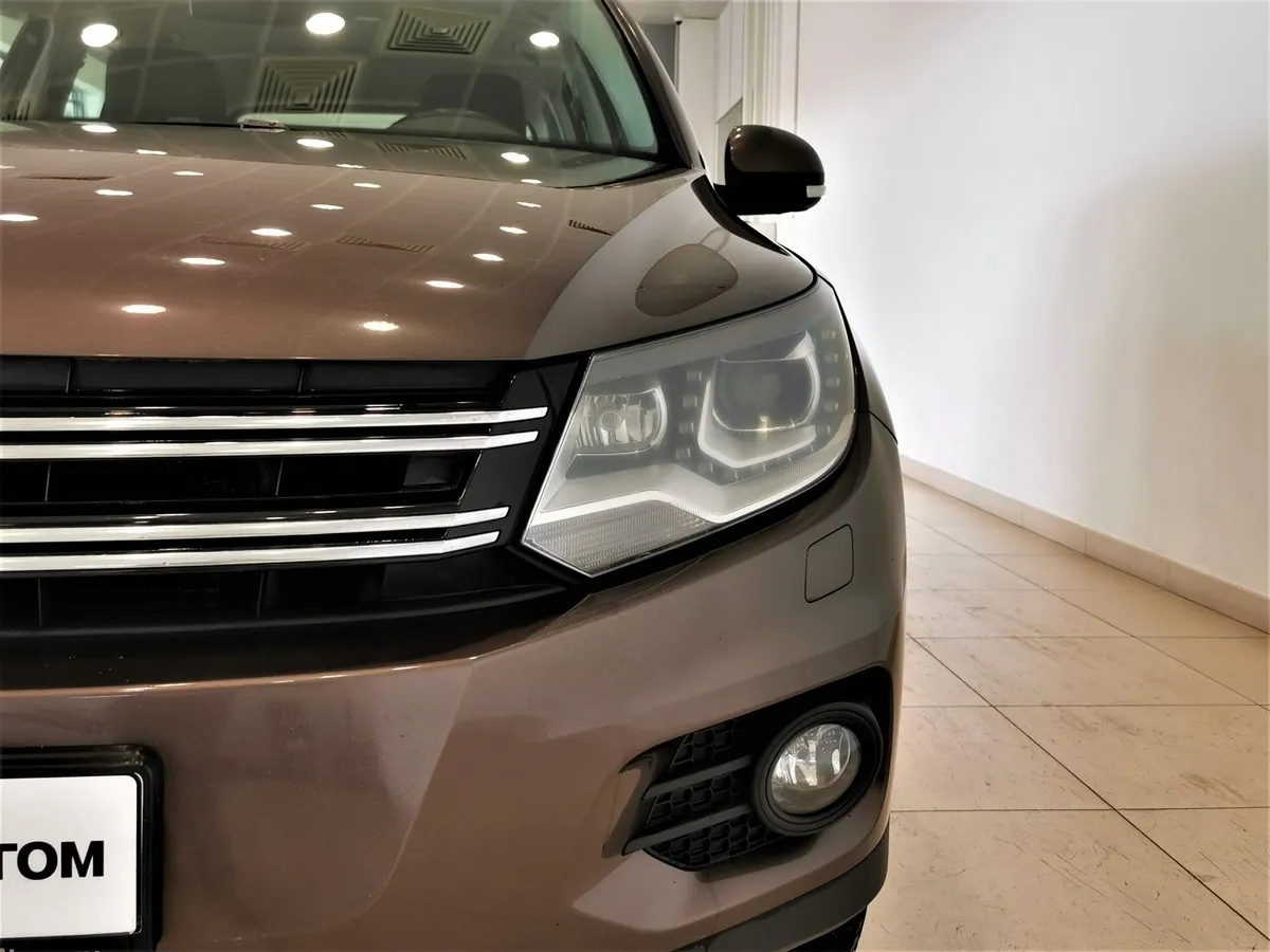 Volkswagen Tiguan 2.0 TDI 4Motion AT (140 л.с.) Track & Field Коричневый в АВИЛОН. Слайд №10