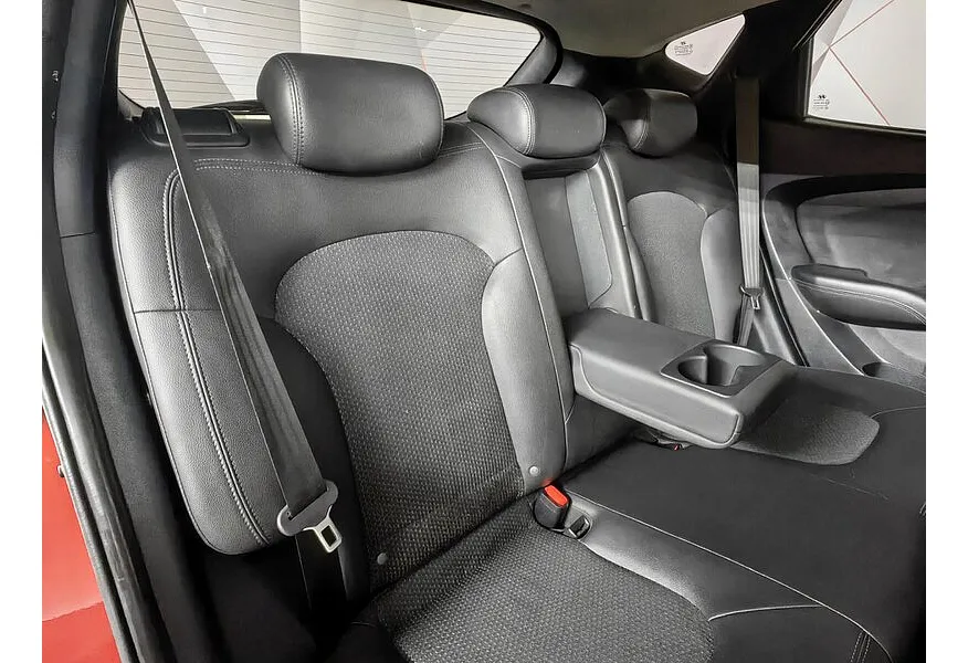 Hyundai ix35 2.0 AT 4WD (150 л.с.) Comfort + Navi Красный в АВИЛОН. Слайд №10