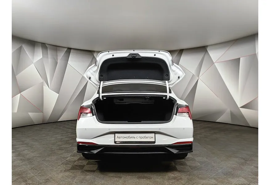 Hyundai Elantra 1.6 - 6AT (128 л.с.) Active Белый в АВИЛОН. Слайд №11