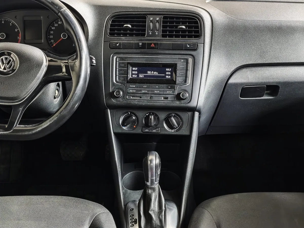 Volkswagen Polo 1.6 MPI AT (110 л.с.) Comfortline Синий в АВИЛОН. Слайд №15