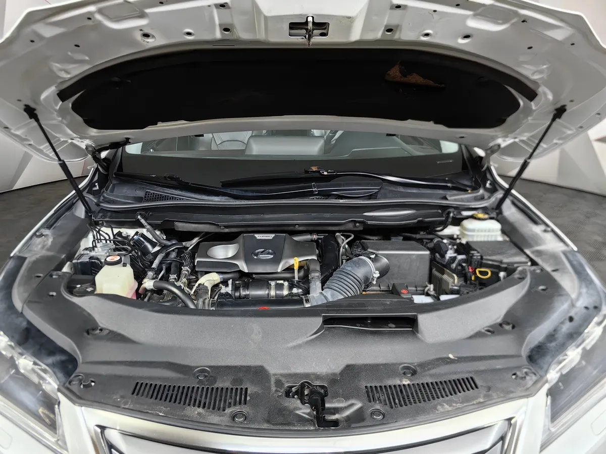 Lexus RX 200t AT AWD (238 л.с.) Executive Белый в АВИЛОН. Слайд №11