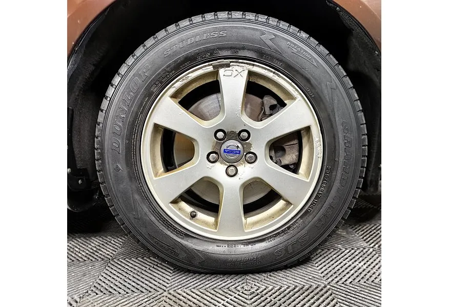 Volvo XC60 2.4 D Geartronic AWD (163 л.с.) Красный в АВИЛОН. Слайд №9