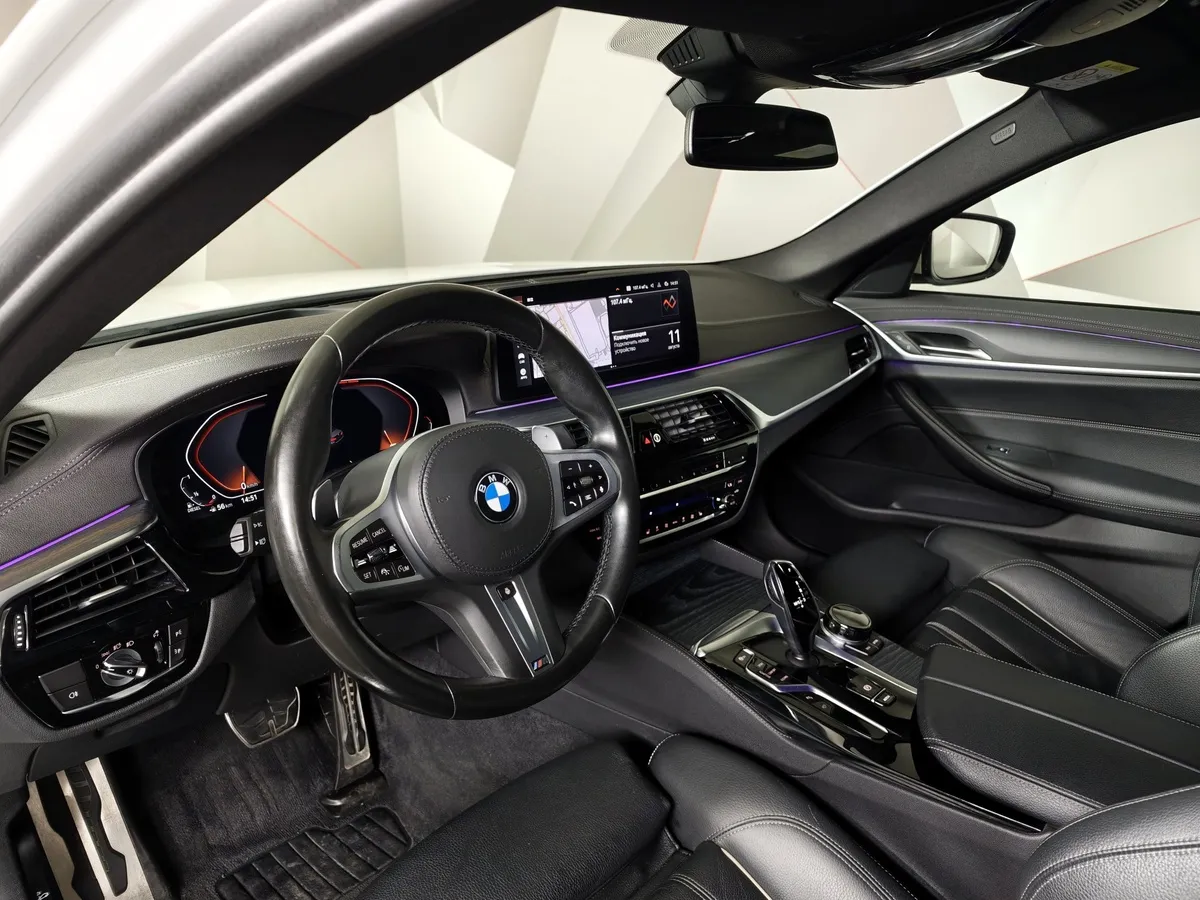 BMW 5 серия 530d xDrive Steptronic (249 л.с.) Base (Локальная сборка) Белый в АВИЛОН. Слайд №12