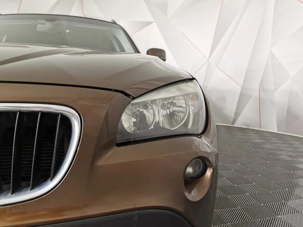 BMW X1 sDrive18i AT (150 л.с.) Коричневый в АВИЛОН. Слайд №8