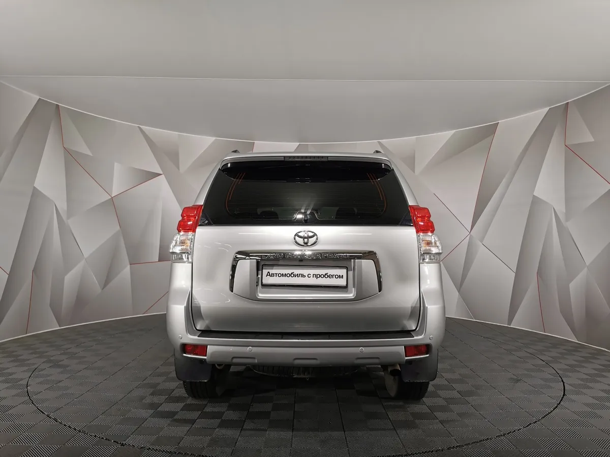 Toyota Land Cruiser Prado 4.0 AT 4WD (282 л.с.) Серебристый в АВИЛОН. Слайд №8