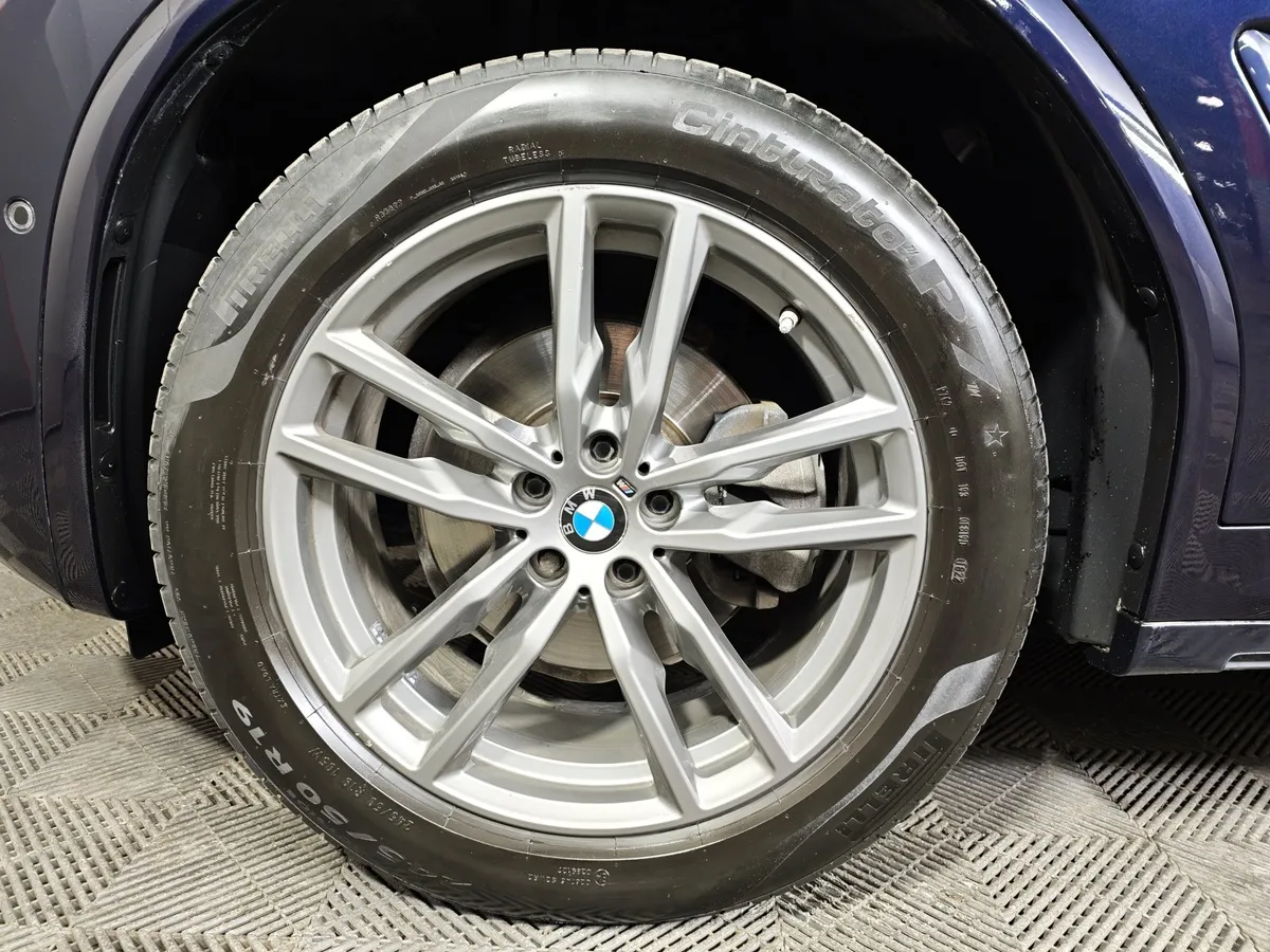 BMW X3 xDrive20d AT (190 л.с.) M Sport Черный в АВИЛОН. Слайд №7