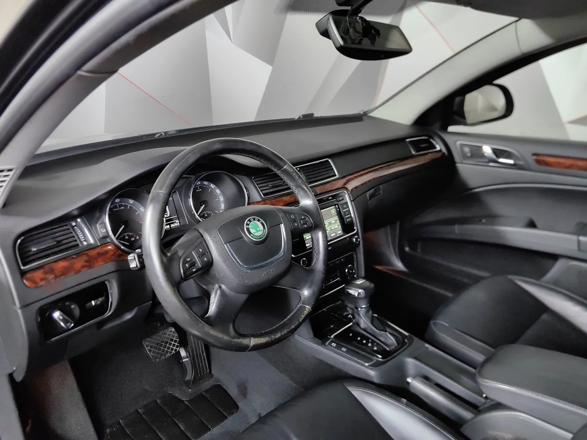 Skoda Superb 1.8 TSI DSG (152 л.с.) Коричневый в АВИЛОН. Слайд №18