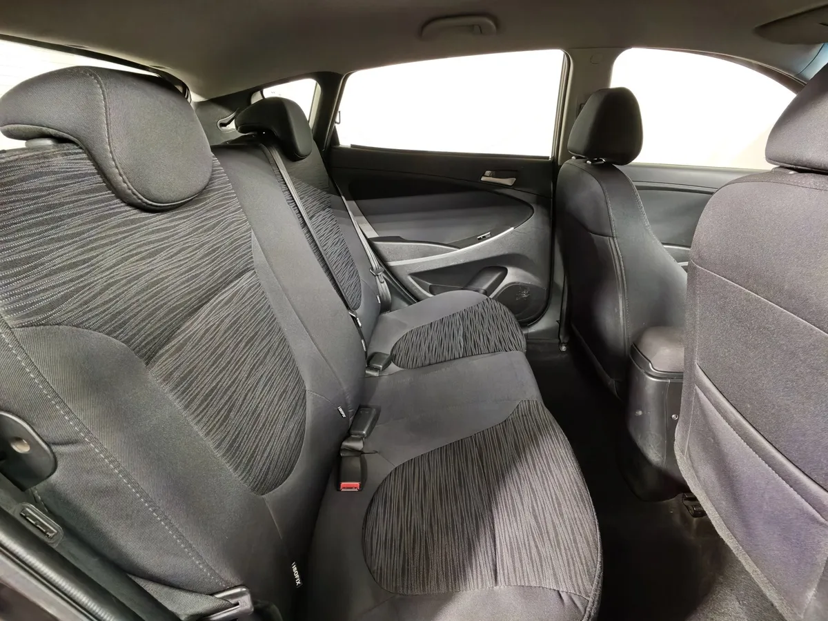 Hyundai Solaris 1.6 AT (123 л.с.) Classic + AC Коричневый в АВИЛОН. Слайд №16