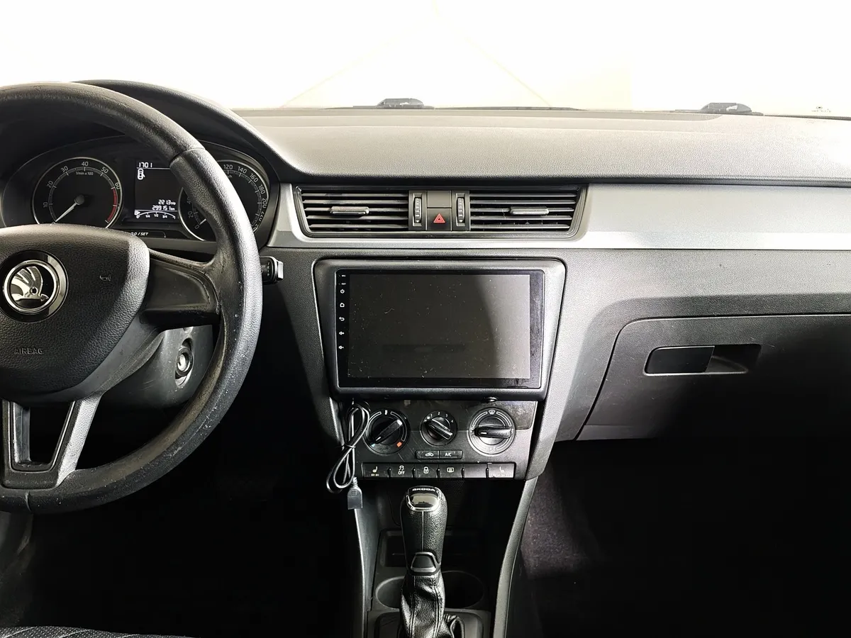 Skoda Rapid 1.6 AT (110 л.с.) Белый в АВИЛОН. Слайд №15