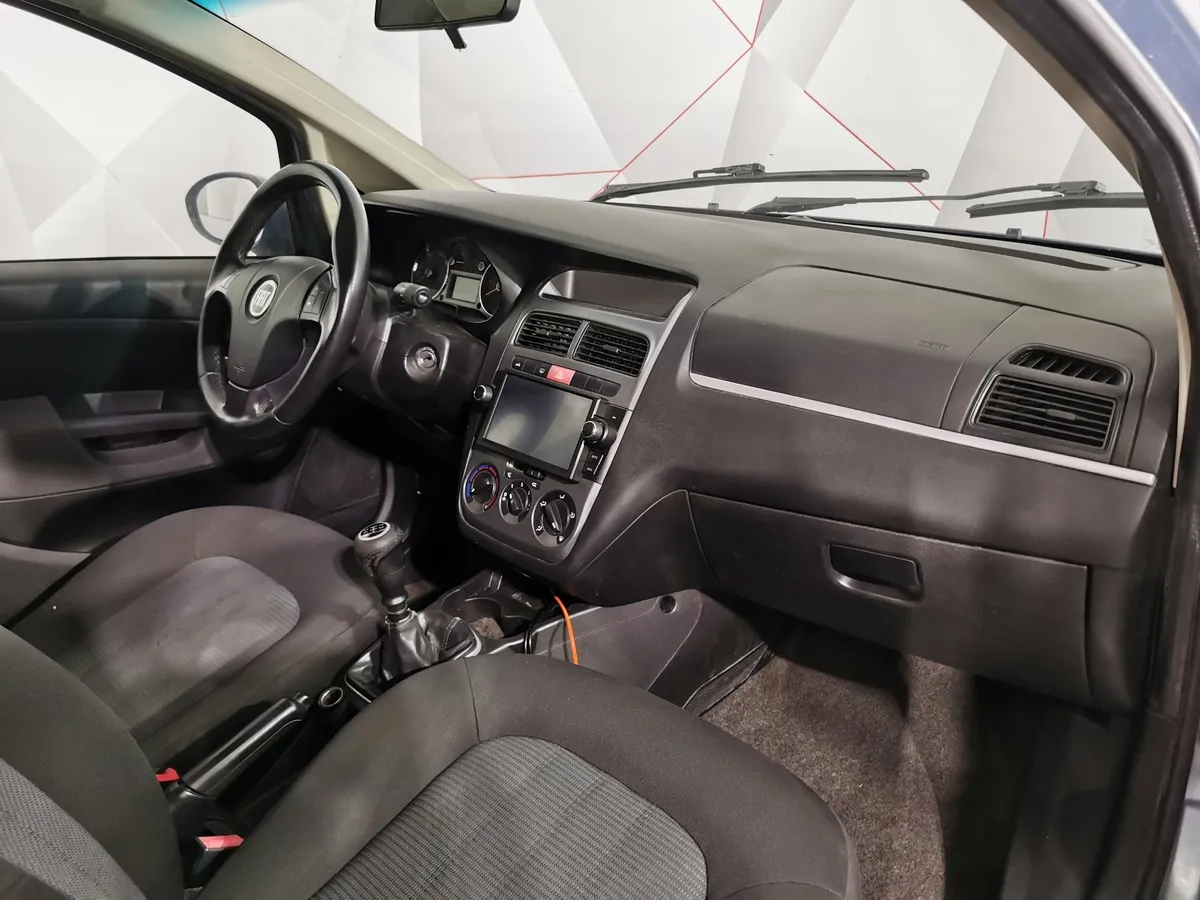Fiat Linea 1.4 MT (120 л.с.) Голубой в АВИЛОН. Слайд №11