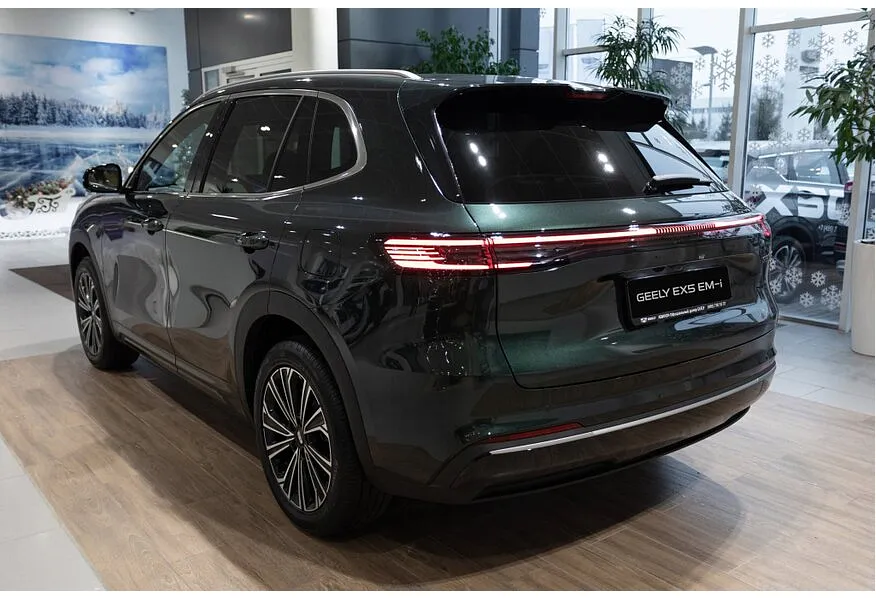 Geely EX5 EM-i 1.5 PHEV DHT FWD (218 л.с.) Max Зеленый в АВИЛОН. Слайд №4