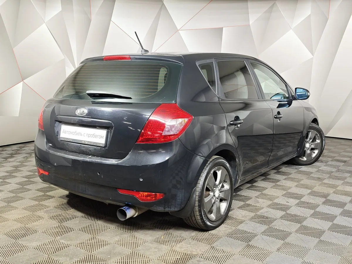 Kia Ceed 1.6 MT (126 л.с.) Comfort Черный в АВИЛОН. Слайд №2