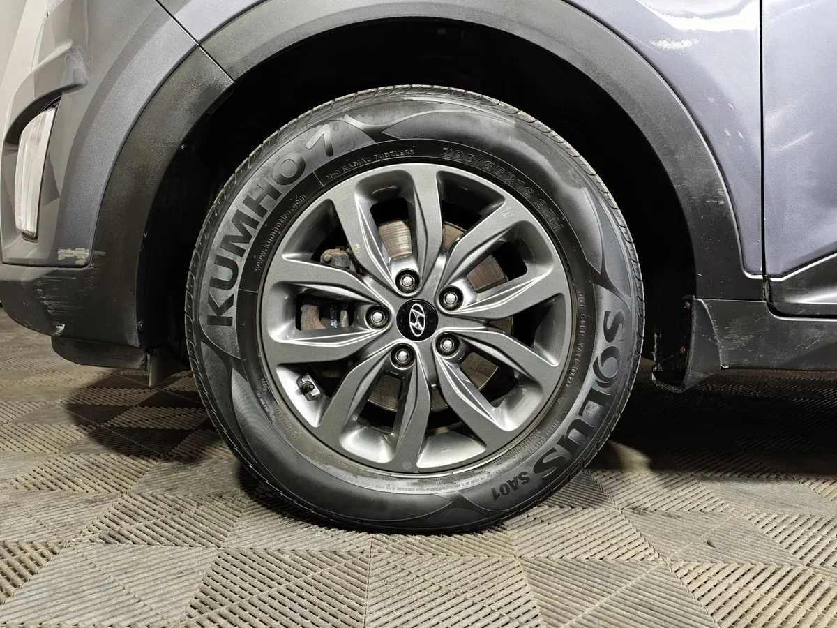 Hyundai Creta 2.0 AT (149 л.с.) Travel + Advanced Серый в АВИЛОН. Слайд №9
