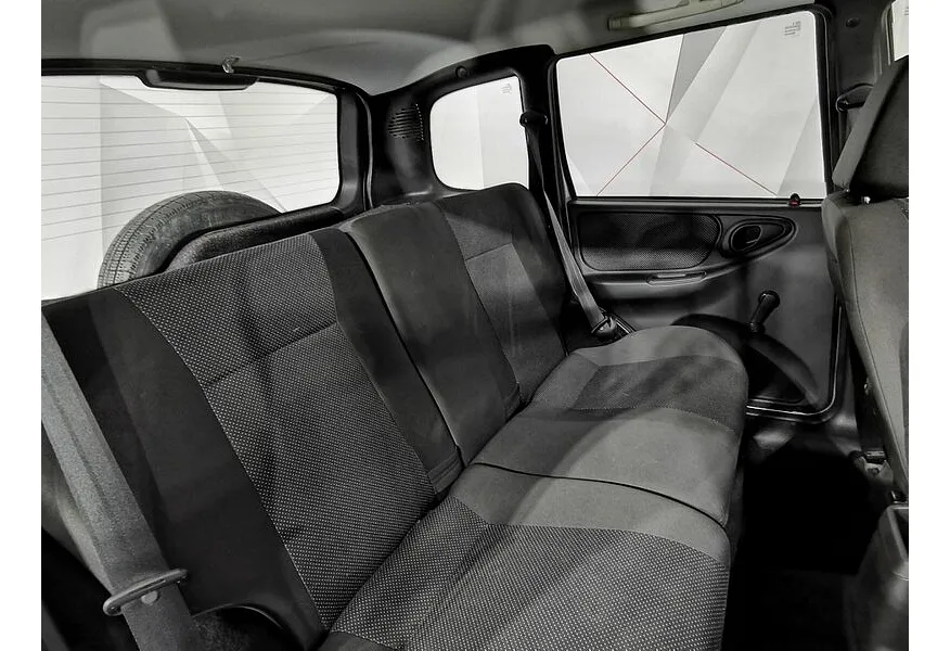 Chevrolet Niva 1.7 MT (80 л.с.) Серый в АВИЛОН. Слайд №16