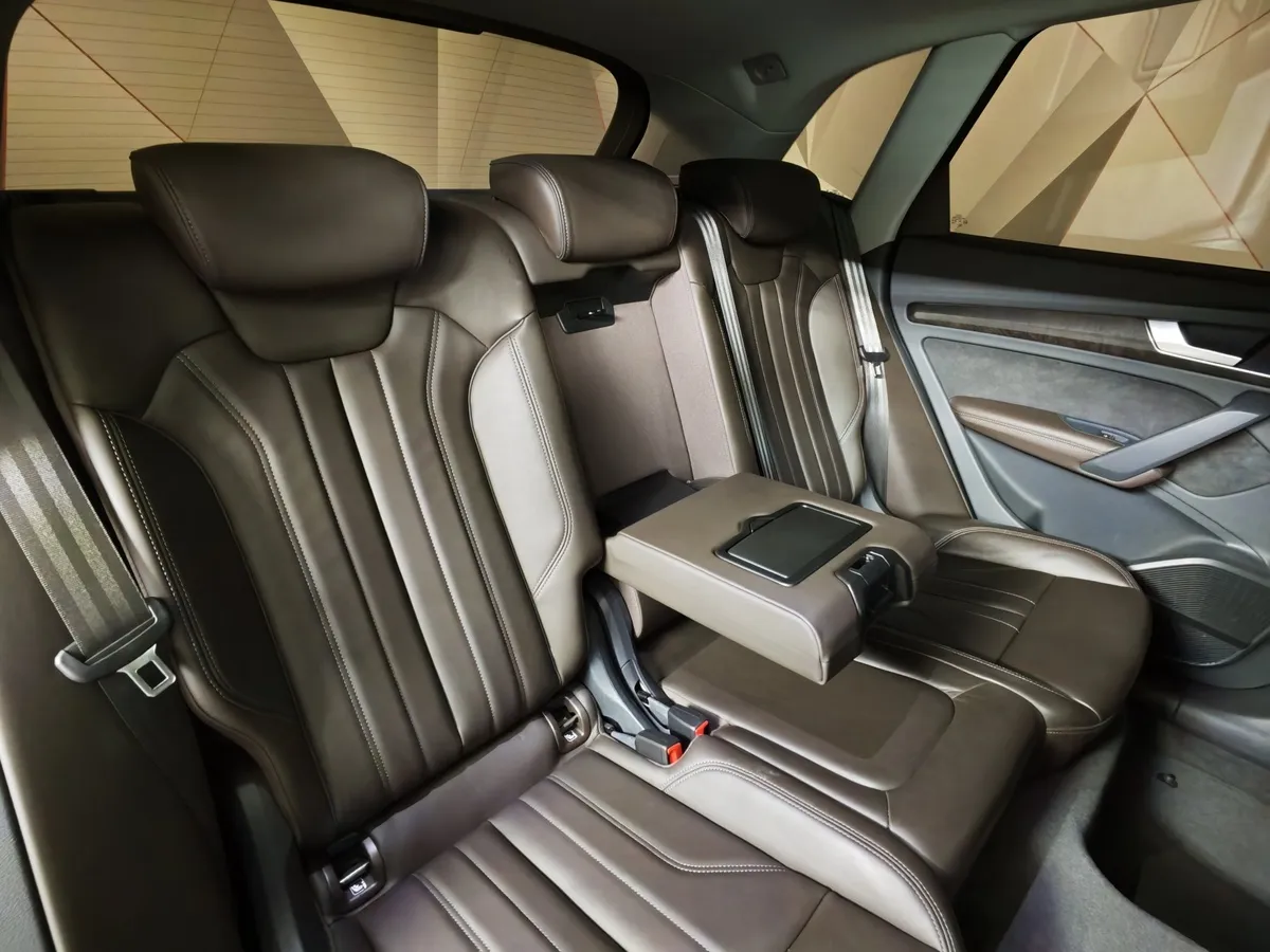 Audi Q5 2.0 TFSI S tronic quattro (249 л.с.) Sport Синий в АВИЛОН. Слайд №17