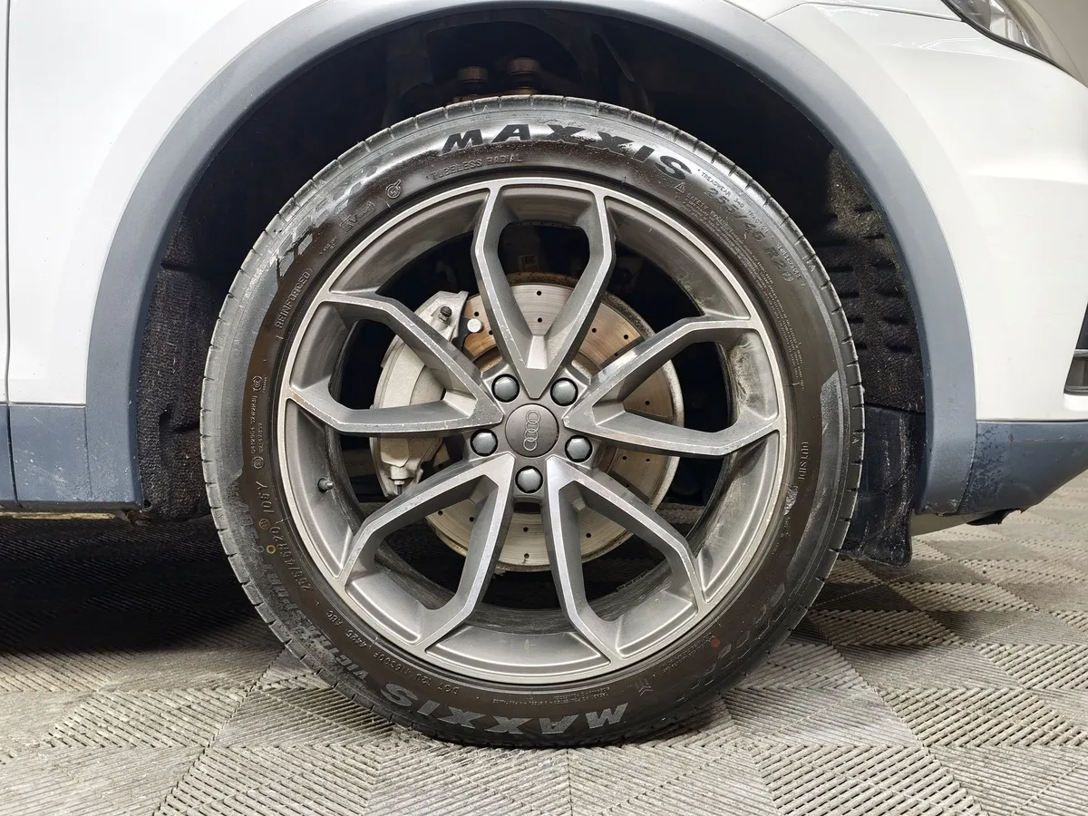 Audi Q5 L 40 TFSI S tronic quattro (249 л.с.) Белый в АВИЛОН. Слайд №9