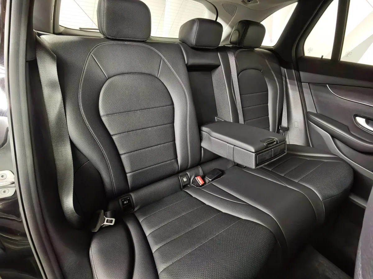 Mercedes-Benz GLC 250 9G-TRONIC 4MATIC (211 л.с.) Premium Черный в АВИЛОН. Слайд №17