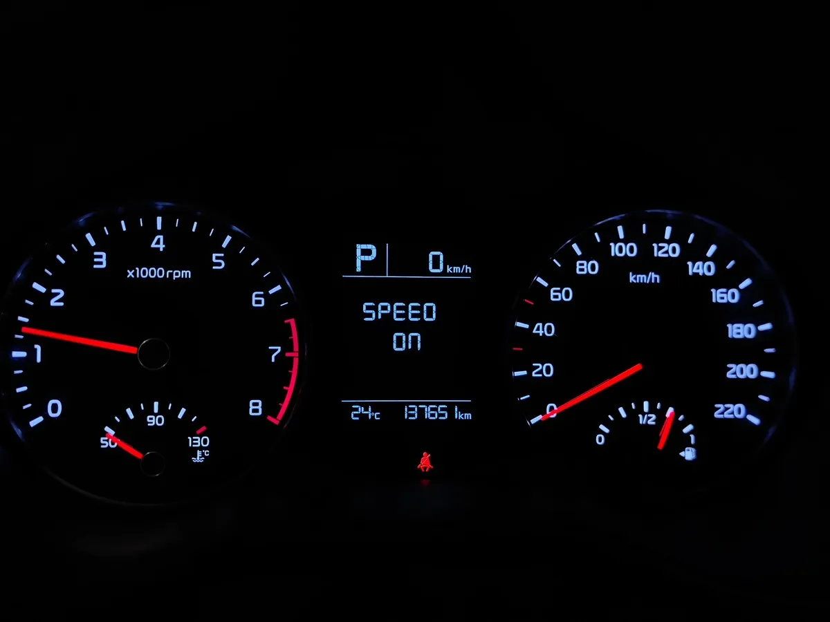 Kia Rio X-Line 1.6 AT (123 л.с.) Luxe Серый в АВИЛОН. Слайд №18