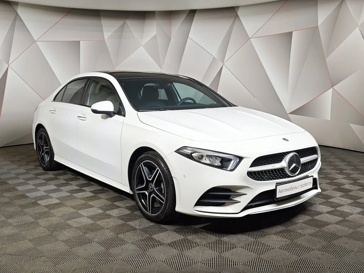 Mercedes-Benz A-Класс A 200 7G-DCT (150 л.с.) Sport Белый в АВИЛОН. Слайд №3