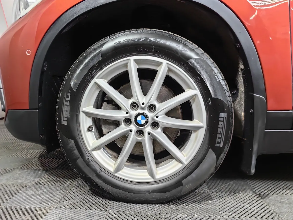 BMW X1 18d xDrive AT (150 л.с.) Advantage Plus (Локальная сборка) Оранжевый в АВИЛОН. Слайд №7