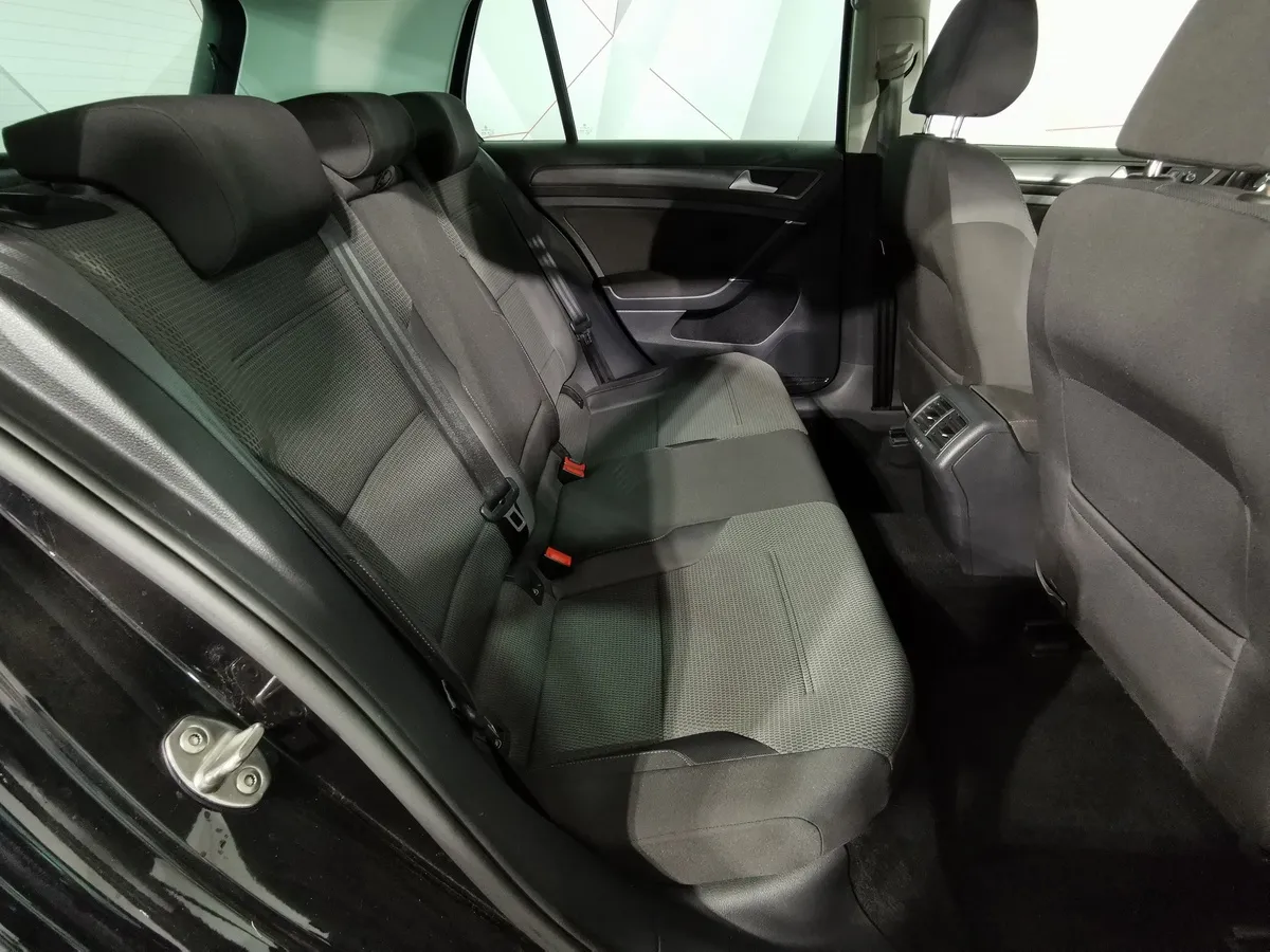 Volkswagen Golf 1.5 TSI DSG (130 л.с.) Черный в АВИЛОН. Слайд №15