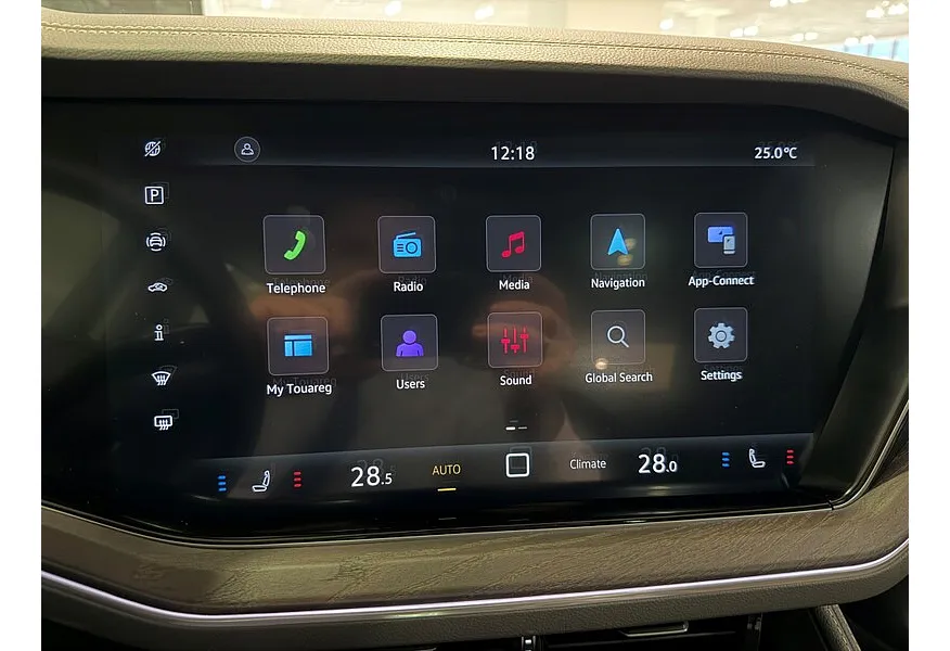 Volkswagen Touareg 2.0 TSI Tiptronic 4Motion (265 л.с.) Черный в АВИЛОН. Слайд №16