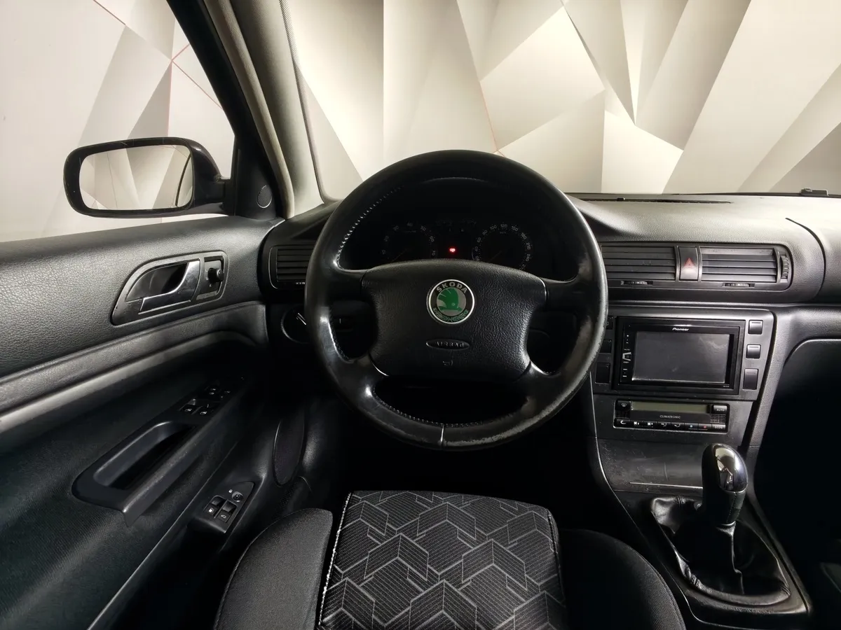 Skoda Superb 1.8T MT (150 л.с.) Черный в АВИЛОН. Слайд №18