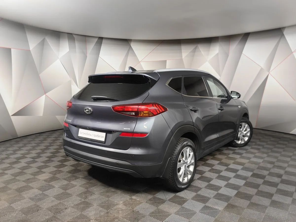 Hyundai Tucson 2.0 (150 л.с.) MPi-6MT-4WD Family Серый в АВИЛОН. Слайд №2