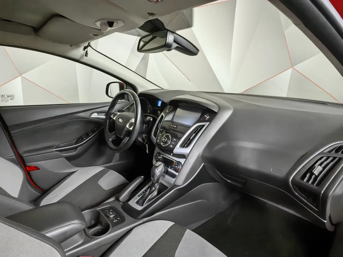 Ford Focus 1.6 PowerShift (125 л.с.) Titanium Красный в АВИЛОН. Слайд №13