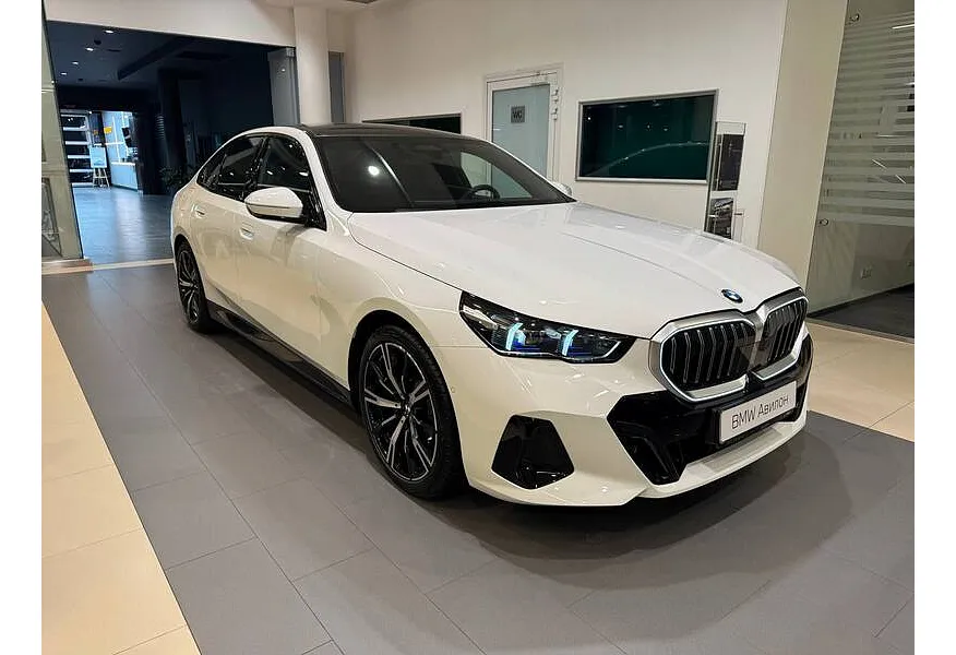 АВИЛОН - BMW 5 серия 530i xDrive AT (252 л.с.) Белый - slide 9763573
