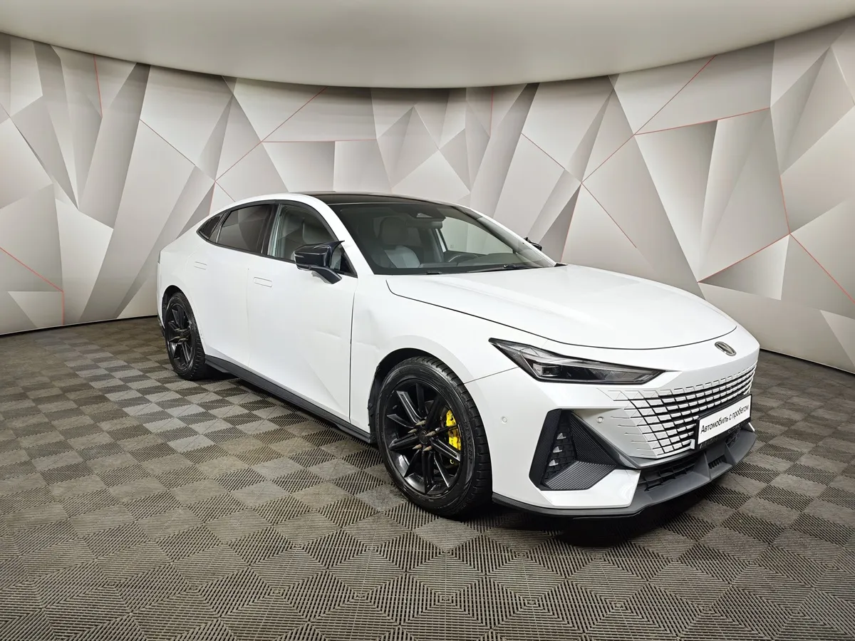 Changan UNI-V 1.5 AMT (181 л.с.) Tech Белый в АВИЛОН. Слайд №3