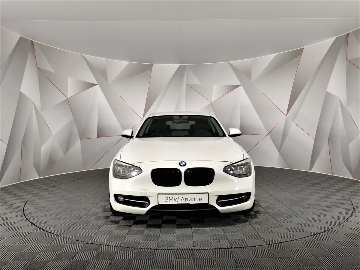 BMW 1 серия 116i AT (136 л.с.) Белый в АВИЛОН. Слайд №3