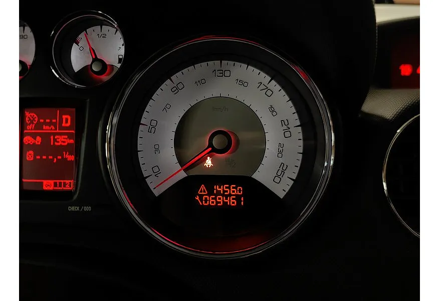 АВИЛОН - Peugeot 408 1.6 VTi AT (120 л.с.) Черный - slide 15