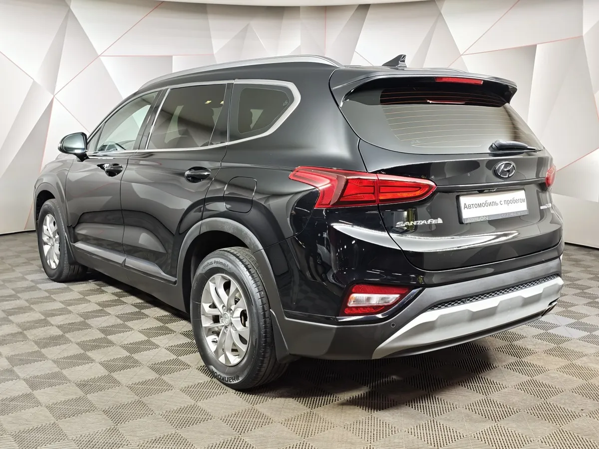 Hyundai Santa Fe 2.2 (200 л.с.) CRDi - 8AT Lifestyle Черный в АВИЛОН. Слайд №4