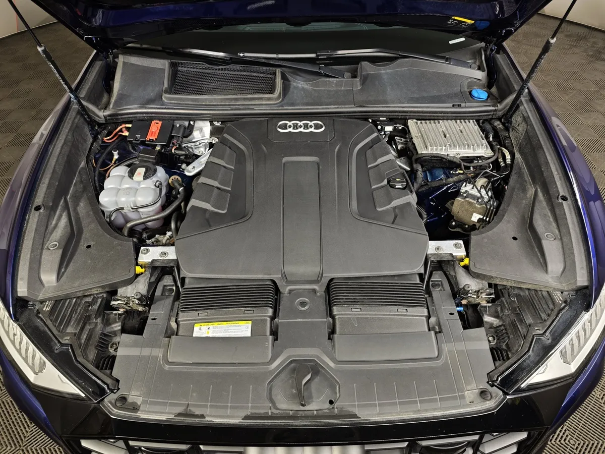 Audi Q8 45 TDI Tiptronic quattro (249 л.с.) Синий в АВИЛОН. Слайд №11
