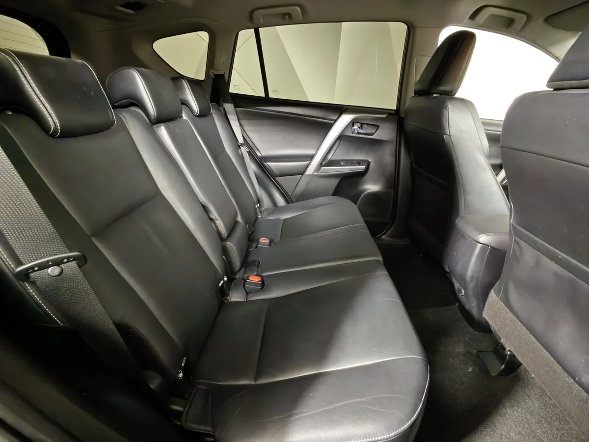 Toyota RAV4 2.5 AT 4WD (180 л.с.) Черный в АВИЛОН. Слайд №16