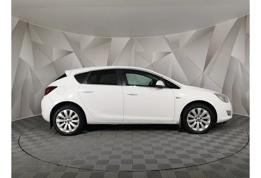 Opel Astra 1.6 AT (115 л.с.) Белый в АВИЛОН. Слайд №6