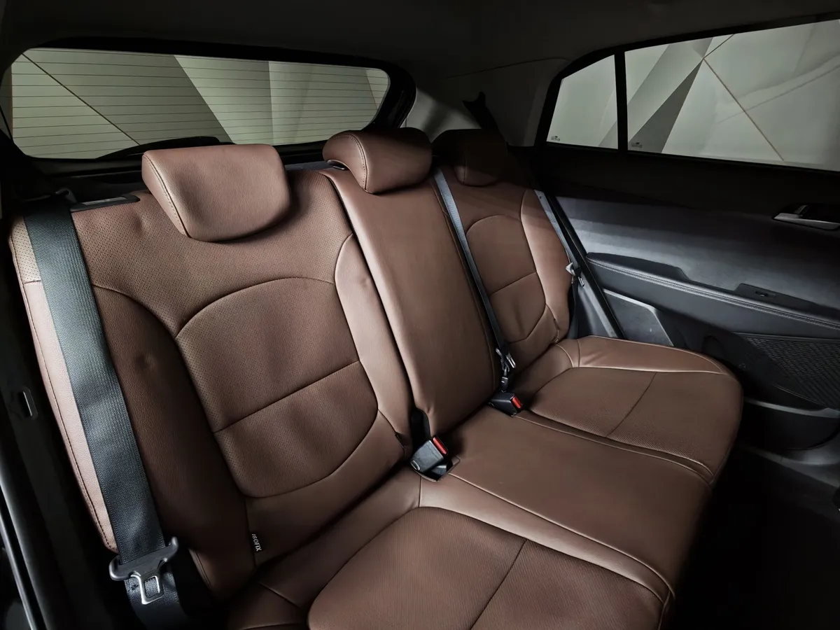 Hyundai Creta 1.6 AT (123 л.с.) Black & Brown + Winter Черный в АВИЛОН. Слайд №16