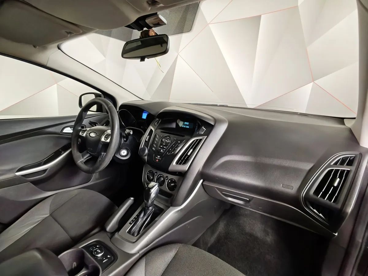 Ford Focus 1.6 PowerShift (105 л.с.) Trend Черный в АВИЛОН. Слайд №11