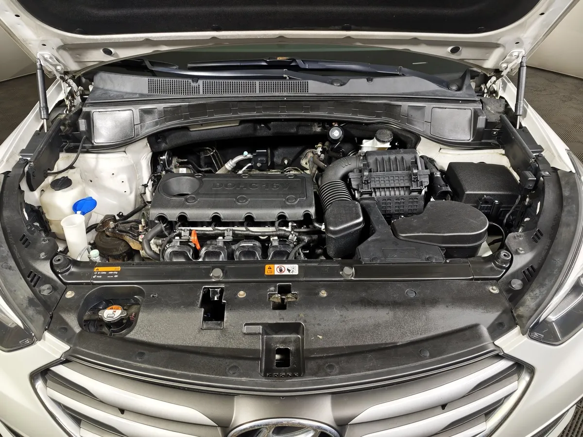 Hyundai Santa Fe 2.4 AT AWD (171 л.с.) Comfort Белый в АВИЛОН. Слайд №11