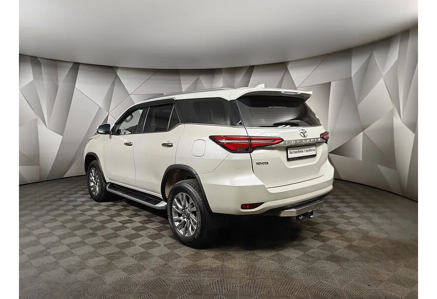 Toyota Fortuner 2.8d AT 4WD (200 л.с.) Белый в АВИЛОН. Слайд №4