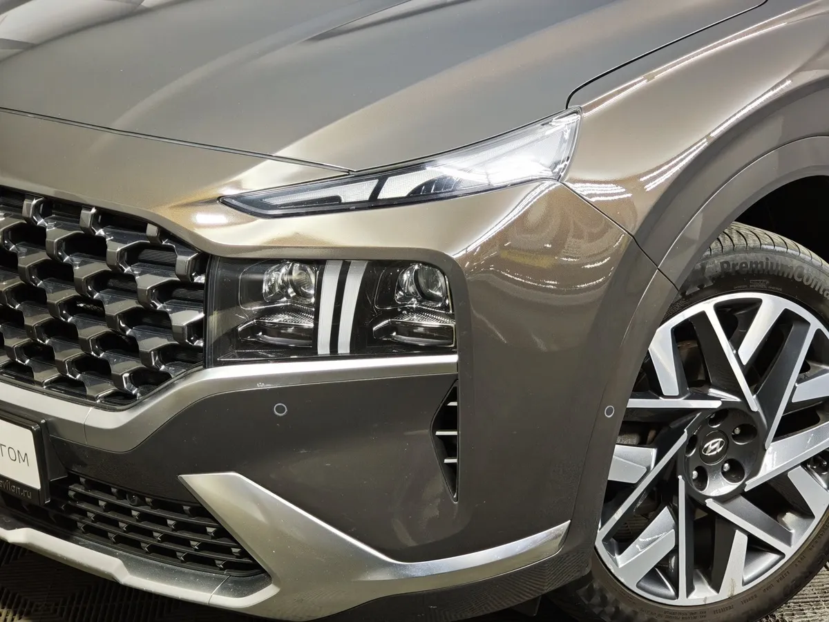 Hyundai Santa Fe 2.2 CRDi AWD 8AT (200 л.с.) Calligraphy Коричневый в АВИЛОН. Слайд №10