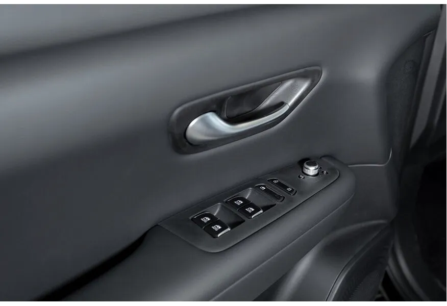 EVOLUTE i-SPACE 1.5 CVT (218 л.с.) (5 мест) Белый в АВИЛОН. Слайд №10