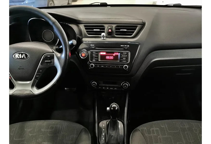 Kia Rio 1.6 AT (123 л.с.) Белый в АВИЛОН. Слайд №14
